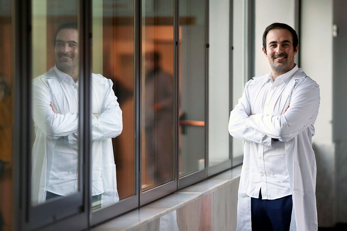 Adrián Mosquera Orgueira es hematólogo e investigador de Genómica del Cáncer en el Complejo Hospitalario de Santiago de Compostela. FOTO: Araba Press. 